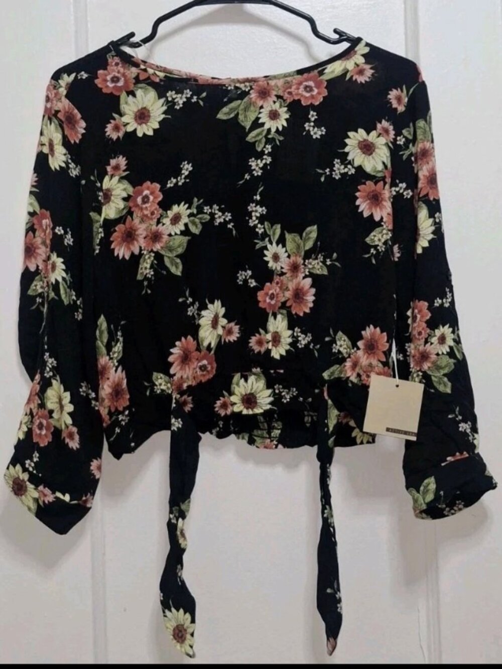 Active USA Floral Boho Crop Top NWT Small